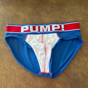 Men’s pump, briefs, size small